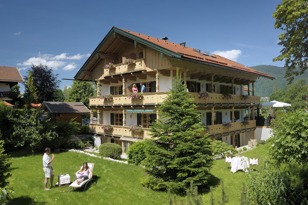 Hotel Landhaus Strobl Am See Bad Wiessee Exterior photo